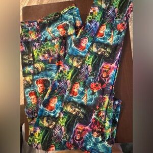 TC2 Hocus Pocus all over pattern full length leggings